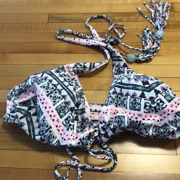 Victoria’s Secret Boho Bathing Suit - Picture 2 of 4